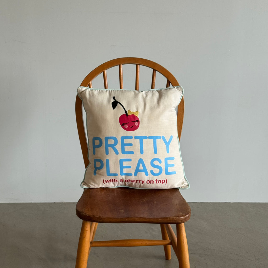 クッション PRETTY PLEASE